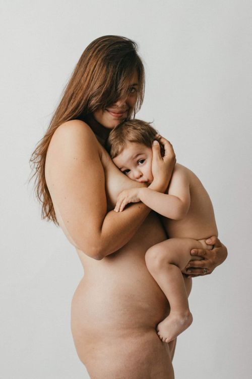 Portrait d’une femme au corps authentique et naturel